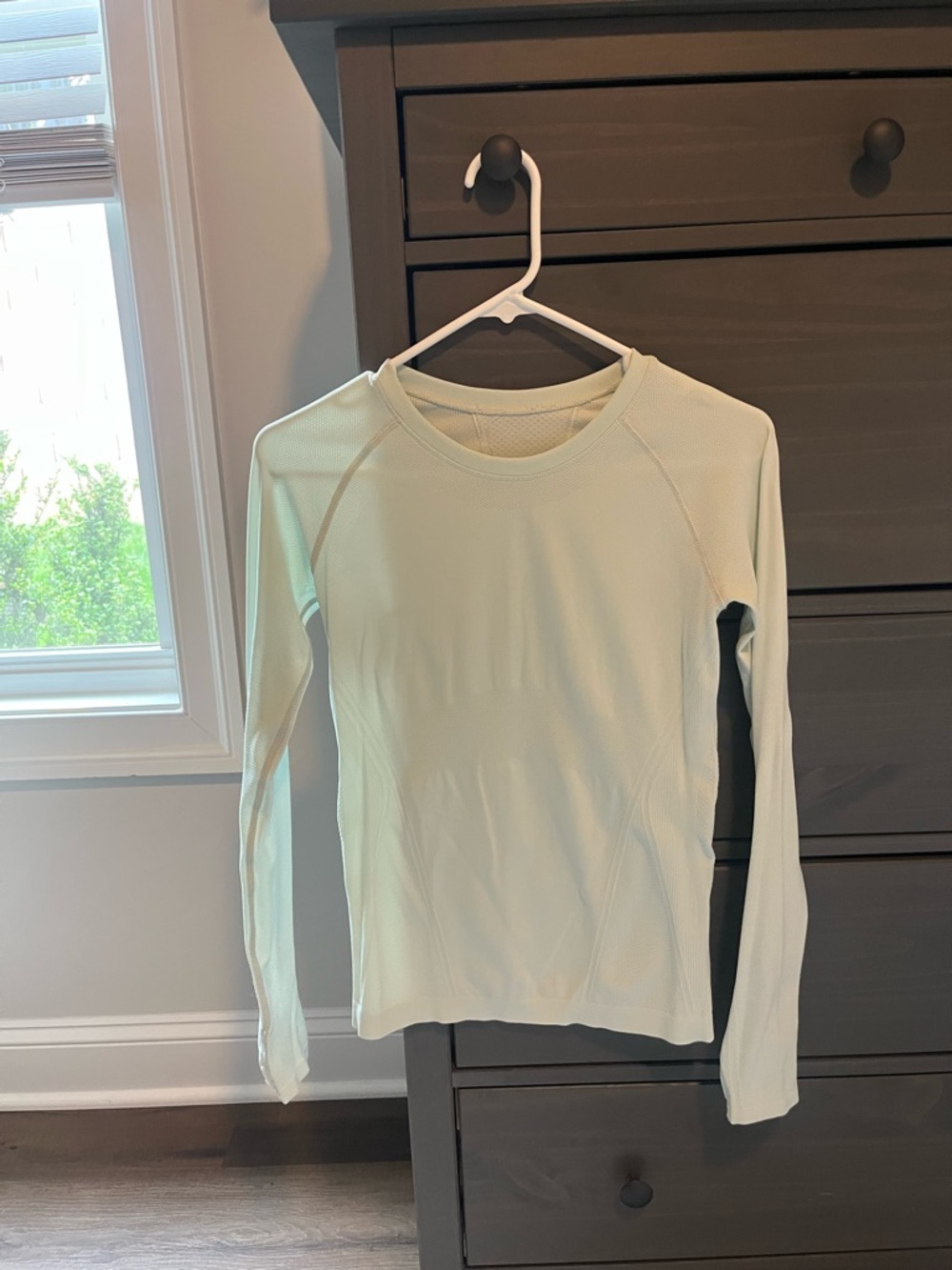 Long Sleeve Women’s Active Top - Light Mint